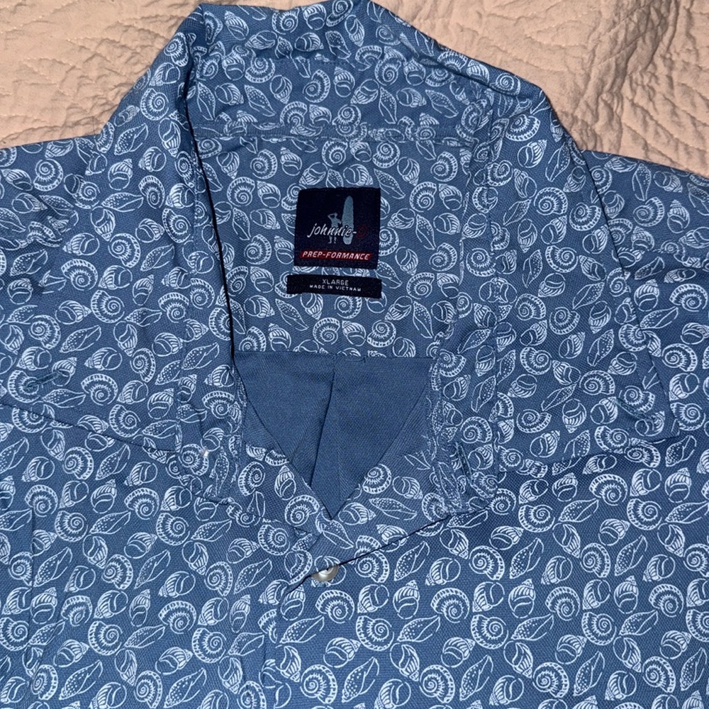 Johnnie-O button up